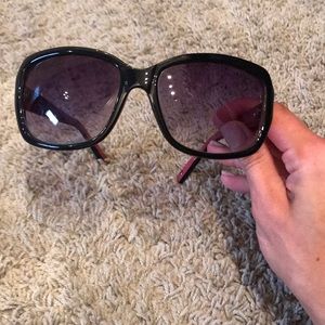 Women’s new Tommy Hilfiger sunglasses